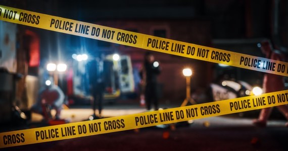 ​Policjant, jego żona i ich dwaj synowie zostali znalezieni martwi w sobotę w domu na przedmieściach Nowego Jorku. Według policji, było to samobójstwo rozszerzone.