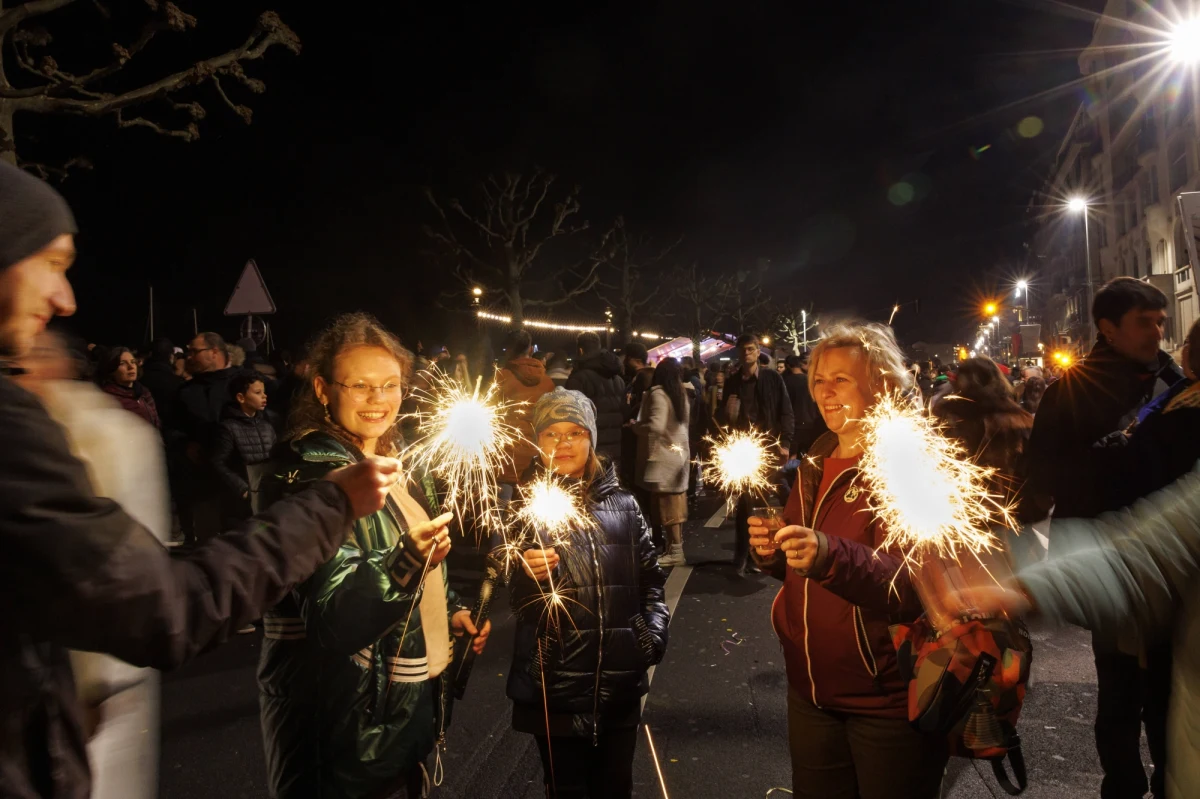 Jeżeli odpalasz fajerwerki, rób to ostrożnie i stosuj się do instrukcji. Zapewnij bezpieczeństwo i spokój swoim zwierzętom i nie wsiadaj za kierownicę po spożyciu alkoholu - apeluje Rządowe Centrum Bezpieczeństwa.