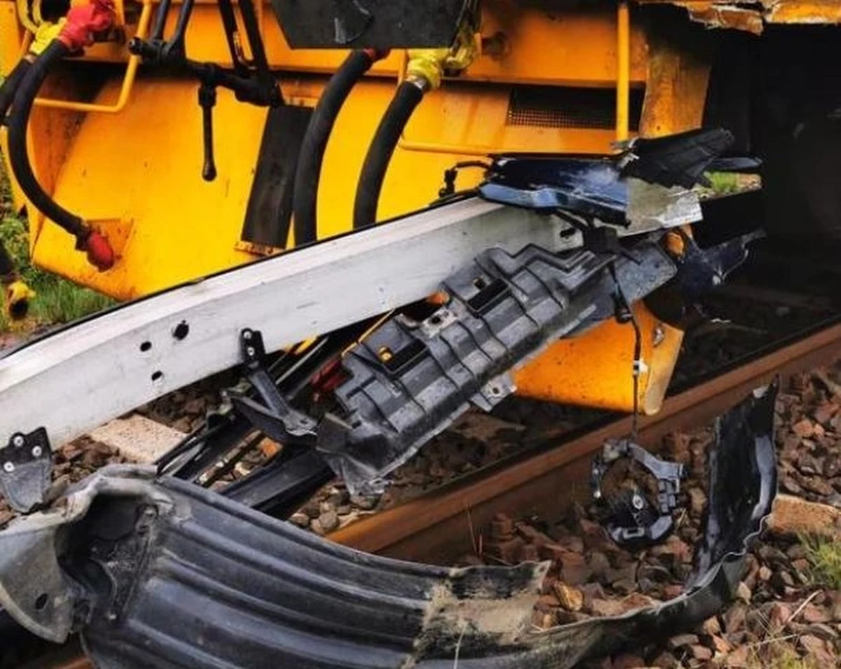 Do tragedii doszło w niedzielę wieczorem na niestrzeżonym przejeździe kolejowym w Płońsku (woj. mazowieckie). W wypadku zginął 65-letni męeżczyzna.