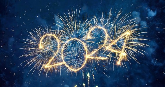 Miliardy ludzi na świecie przywitały już 2024 rok. Również w Polsce - równo o północy - wystrzeliły korki od szampana, a na niebie rozbłysły fajerwerki. W ten sposób powitaliśmy Nowy Rok!