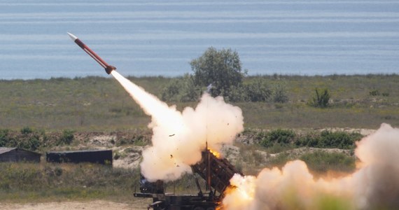 Armii ukraińskiej udaje się unieszkodliwiać rakiety balistyczne Kindżał odpalane z rosyjskich myśliwców. Skuteczną bronią na pociski wychwalane przez Kreml jako "niezwyciężone" są amerykańskie systemy antyrakietowe Patriot.