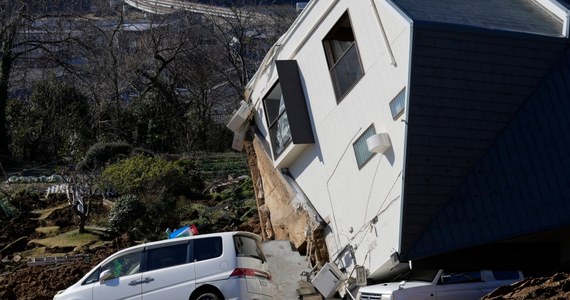 Do 48 osób wzrósł bilans potwierdzonych ofiar śmiertelnych silnego trzęsienia ziemi, które nawiedziło w Nowy Rok półwysep Noto w japońskiej prefekturze Ishikawa. W wyniku kataklizmu waliły się budynki, a tysiące domów zostały bez prądu. Poprzednio informowano o 30 ofiarach śmiertelnych.