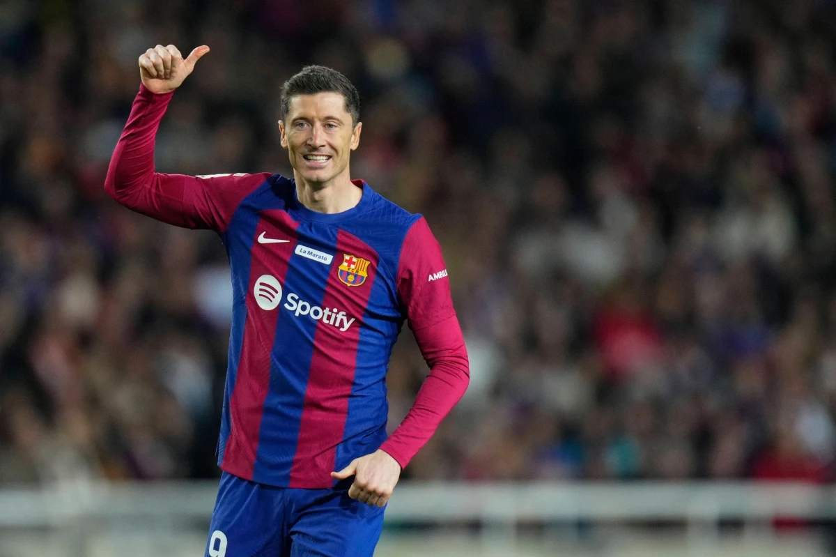 Robert Lewandowski z Barcelony z dorobkiem 28 bramek zajął 55. miejsce pod względem liczby goli we wszystkich rozgrywkach piłkarskich w 2023 roku - potwierdziła Międzynarodowa Federacja Historyków i Statystyków Futbolu (IFFHS). Zwyciężył Portugalczyk Cristiano Ronaldo - 54 trafienia.