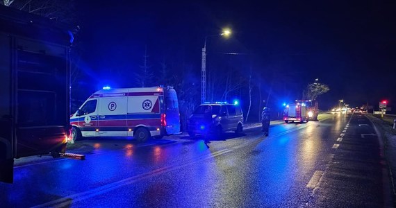 Wypadek na drodze krajowej numer 52 na odcinku Andrychów-Wadowice. W Inwałdzie samochód potrącił pieszego. 