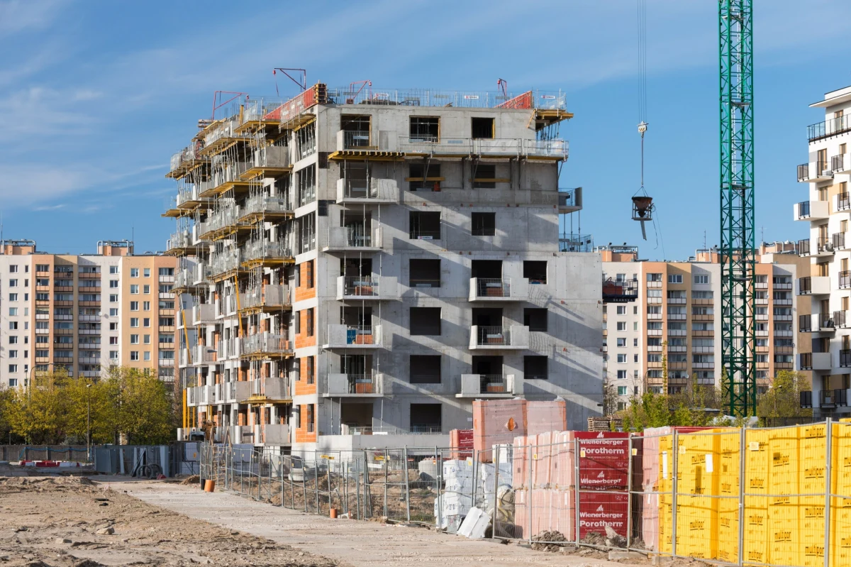 Przygotowaliśmy projekt "Mieszkanie na start", by wspierać zakup pierwszego mieszkania - poinformował minister rozwoju i technologii Krzysztof Hetman. Jak dodał, w budżecie państwa na program przewidziano 500 mln zł. Ma on ruszyć od połowy roku.