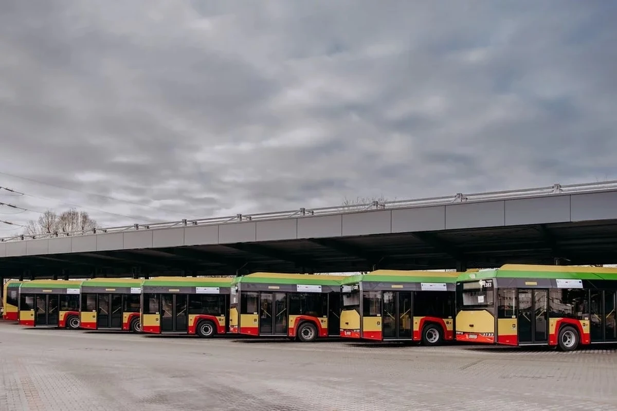 Łódzkie MPK zyskało osiem nowych niskopodłogowych autobusów Solaris. Flota zasilanych prądem pojazdów zwiększyła się do 25.  