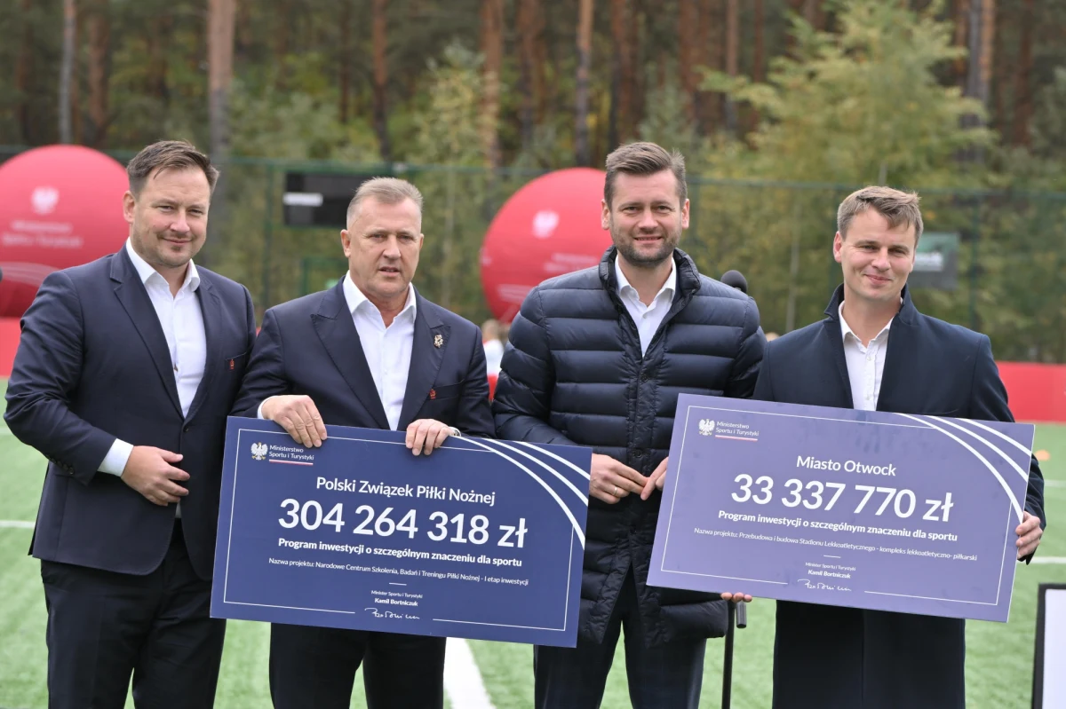 Minister Sportu i Turystyki Sławomir Nitras unieważnił decyzję poprzedniego ministra Kamila Bortniczuka o wpisaniu wniosku PZPN pod nazwą projekt budowy Narodowego Centrum Szkolenia, Badań i Treningu Piłki Nożnej w Otwocku w kwocie ponad 300 mln zł w ramach programu inwestycji o szczególnym znaczeniu dla sportu.