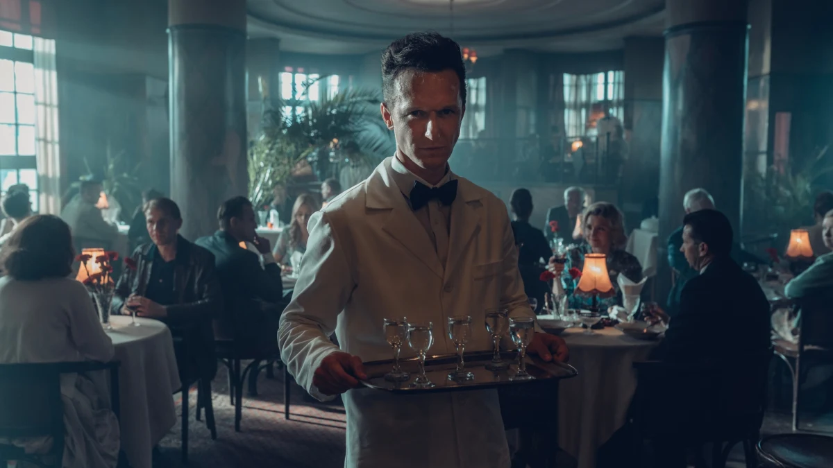 Już 28 lutego na platformie Netflix premierę będzie miał serial "Rojst Millenium", wyreżyserowany przez Jana Holoubka. 6-odcinkowa produkcja to zamknięcie trylogii, w skład której wchodzą także "Rojst" i "Rojst '97". 