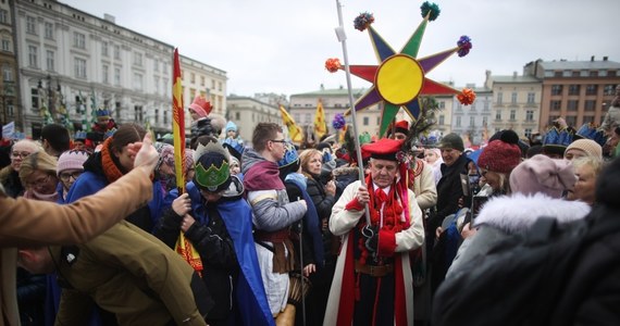 Nawet 900 wielobarwnych Orszaków Trzech Króli może przejść ulicami polskich miast w tym roku. Święto będzie obchodzone także poza granicami kraju.