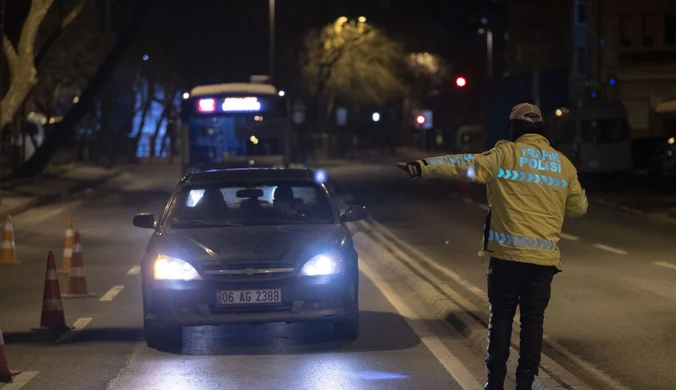 Wielka akcja policji w Stambule. Tysiące nocnych kontroli, setki zatrzymanych