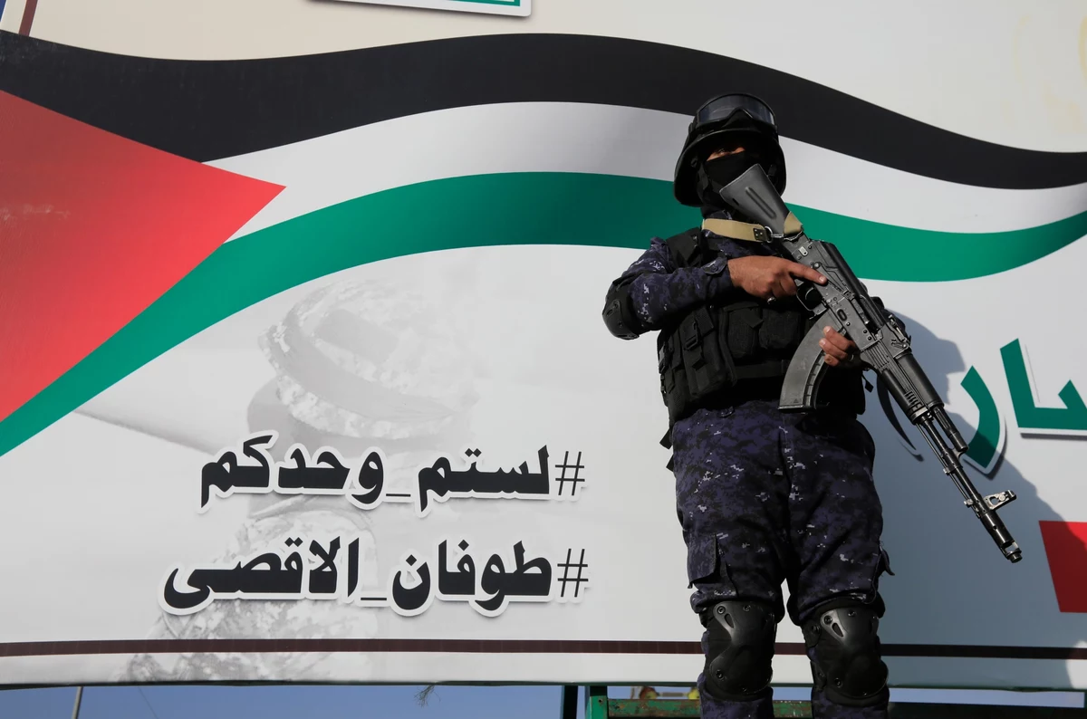 W wywiadzie dla telewizji BBC jeden z przywódców wspieranej przez Iran jemeńskiej milicji Huti powiedział, że każdy kraj, który zaangażuje się w działającą na Morzu Czerwonym koalicję pod wodzą USA, przestanie być bezpieczny na morzach. Mohammed Ali al-Huti zadeklarował też poparcie dla Hamasu. 