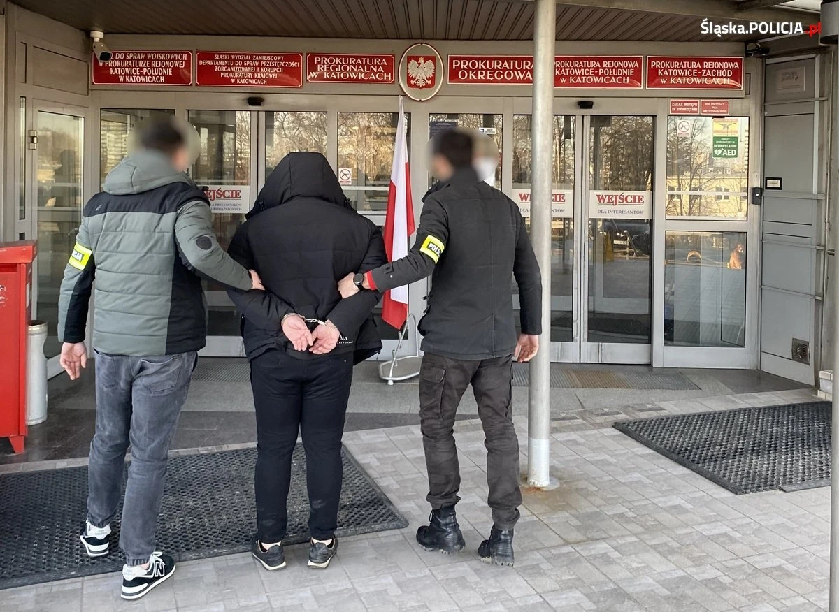 W ciągu dwóch lat z Częstochowy mają zniknąć składowane tam przez mafię śmieciową niebezpieczne odpady. Miasto podpisało w tej sprawie umowę z firmą, która specjalizuje się w neutralizowaniu porzucanych w całym kraju nielegalnych odpadów.