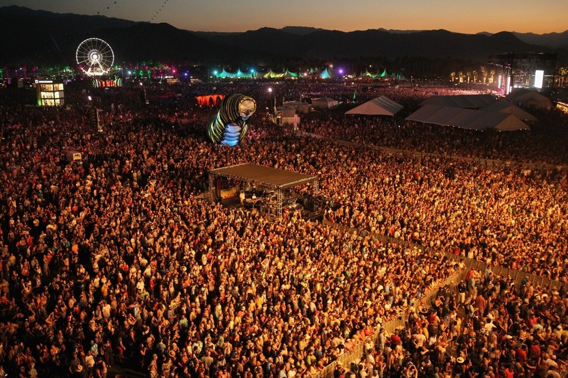 Festiwal Coachella to jeden z najbardziej kultowy festiwal muzyczny na całym świecie. Odbywające się w kwietniu wydarzenie przyciąga na teren imprezy setki tysięcy osób. Teraz nieoficjalnie ujawniono, kto będzie największymi gwiazdami kalifornijskiego festiwalu. 