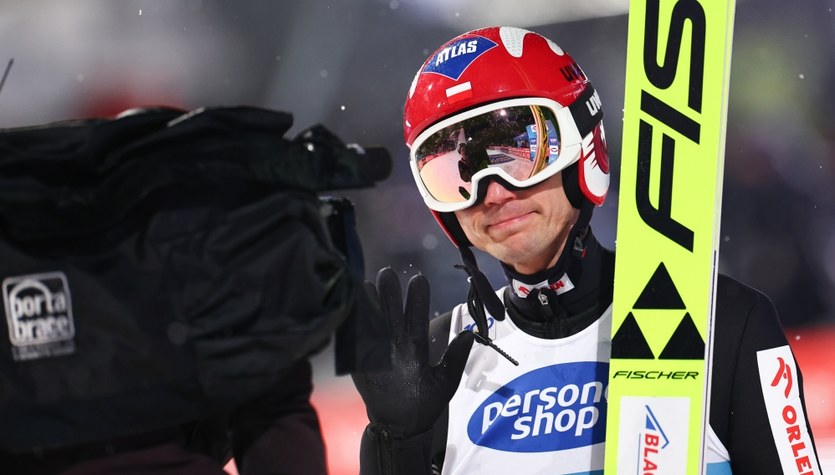  Kamil Stoch stał rozczarowany. Nie gryzł się w język. To był dramat