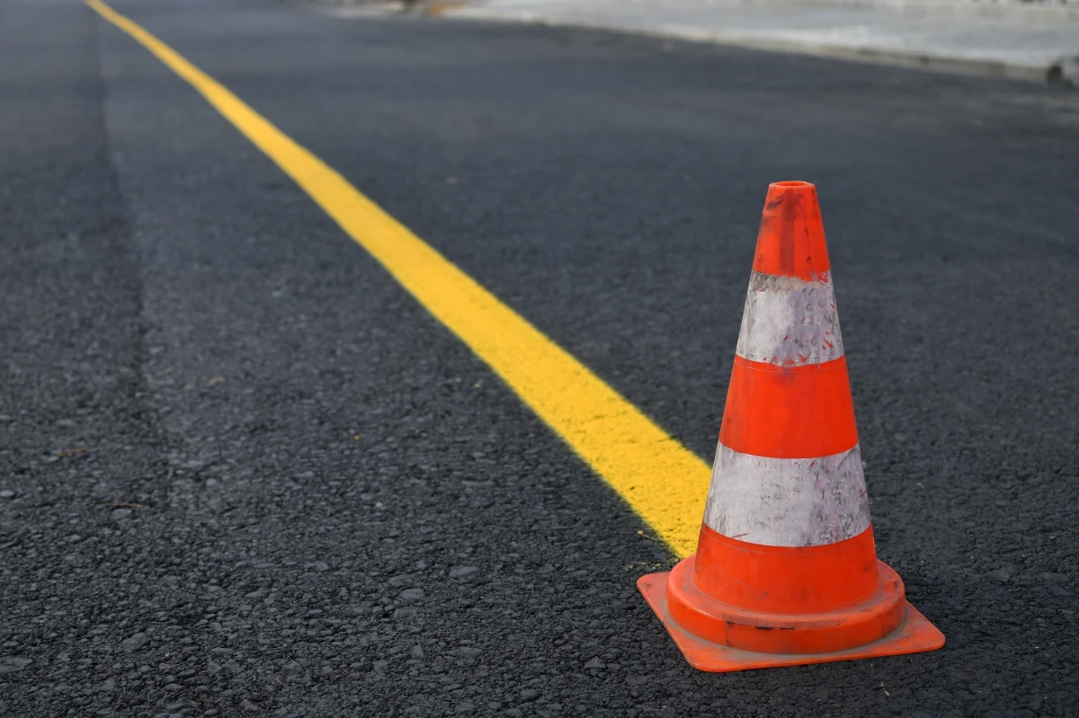 Od poniedziałku, 8 stycznia, od Goworka do Rakowieckiej kierowcy pojadą w stronę Ursynowa jednym pasem - podał stołeczny ratusz. Utrudnienia potrwają około miesiąca. 