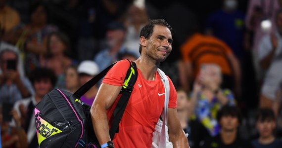 Hiszpan Rafael Nadal poinformował, że nie wystąpi w tenisowym turnieju wielkoszlemowym Australian Open. Powodem jest kontuzja mięśni.