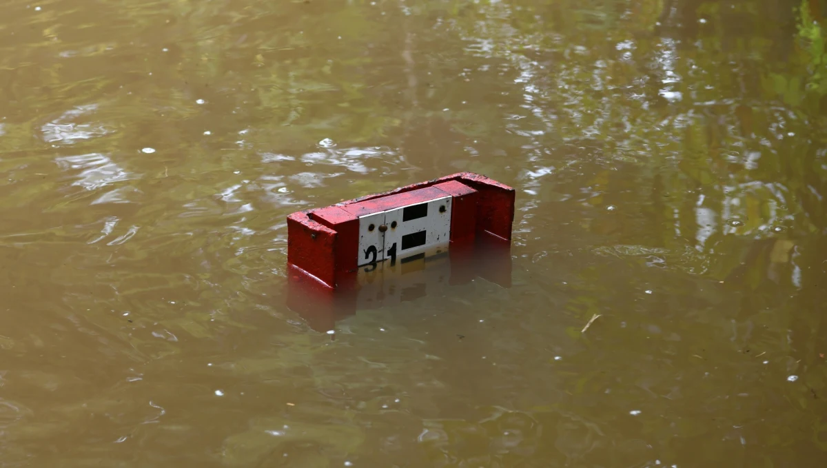 Stany alarmowe zostały przekroczone na trzech stacjach hydrologicznych w dorzeczu Wisły i 12 w dorzeczu Odry – podało Rządowe Centrum Bezpieczeństwa. Co więcej, stan ostrzegawczy został przekroczony na 22 stacjach hydrologicznych w dorzeczu Wisły, 34 w dorzeczu Odry oraz jednej stacji morskiej.