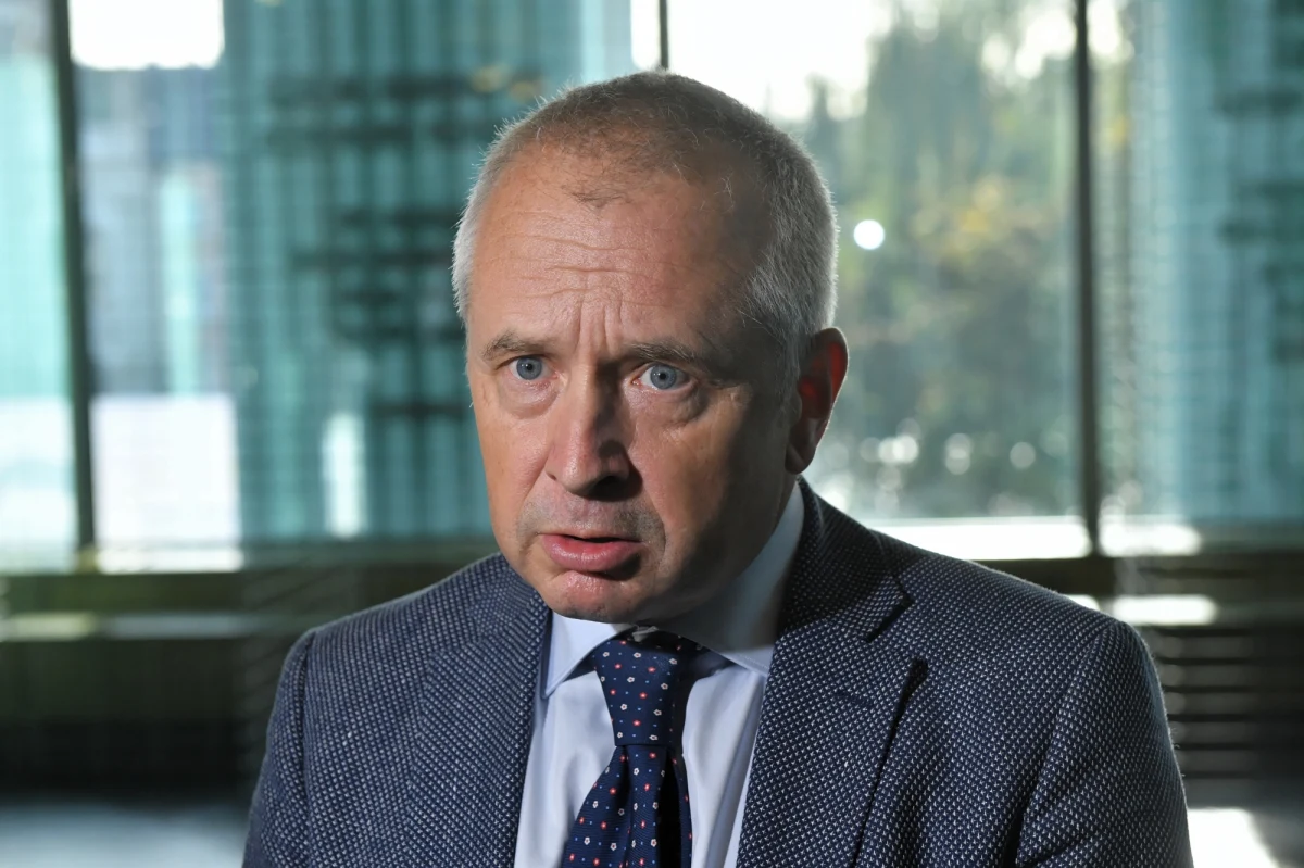 Prokuratura Regionalna w Szczecinie poinformowała w środę opinię publiczną o skierowaniu aktu oskarżenia przeciwko 30 osobom podejrzanym o przestępstwa korupcyjne związane z Fundacją Pomocy Transplantologii. „Oświadczenie zawiera próbę manipulacji, ponieważ sugeruje, jakoby prof. Tomaszowi Grodzkiemu przedstawiono zarzuty karne, co jest nieprawdą” – przekazał jego pełnomocnik mec. Jacek Dubois.