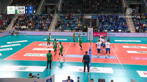 Skrót meczu MKS Ślepsk Malow Suwałki – Indykpol AZS Olsztyn 3:1 (25:23, 27:25, 18:25, 26:24) - siatkówka, PlusLiga 2024, 15. kolejka.

 

―――

Ślepsk Malow: Bartosz Firszt, Konrad Stajer, Bartosz Filipiak, Paweł Halaba, Joaquin Gallego, Matias Sanchez – Mateusz Czunkiewicz (libero) oraz Maksim Buculjević, Ziga Stern, Ernest Kaciczak, Jakub Macyra. Trener: Dominik Kwapisiewicz.
Indykpol AZS: Kamil Szymendera, Szymon Jakubiszak, Alan Souza, Moritz Karlitzek, Cezary Sapiński, Joshua Tuaniga – Kuba Hawryluk (libero) oraz Nicolas Szerszeń, Manuel Armoa, Karol Jankiewicz, Jakub Majchrzak. Trener: Javier Weber.