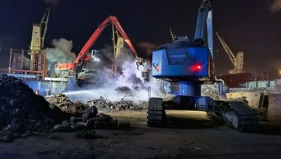 Pożar na terenie portu w Gdańsku. Pali się złom