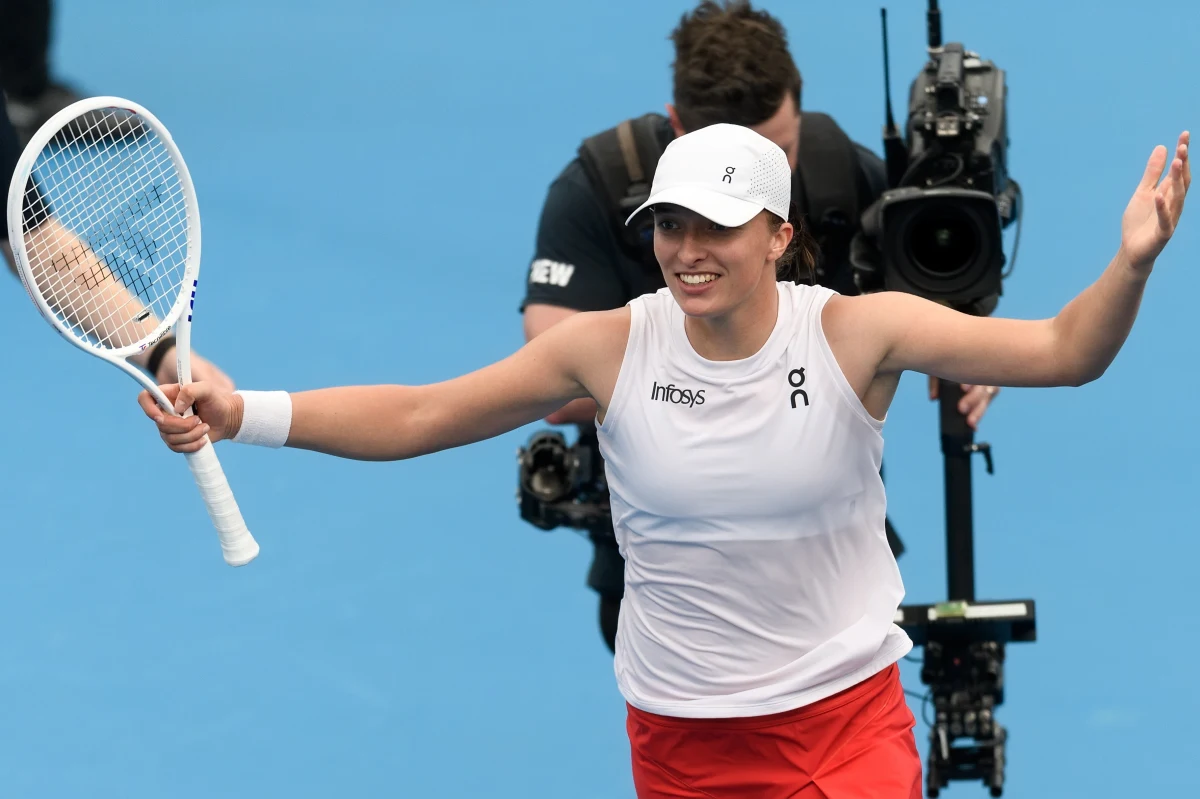 Dla Igi Świątek rozpoczyna się 85. tydzień jako liderki światowego rankingu tenisistek. Druga w rankingu, Białorusinka Aryna Sabalenka, traci do Polki niemalże tysiąc punktów.