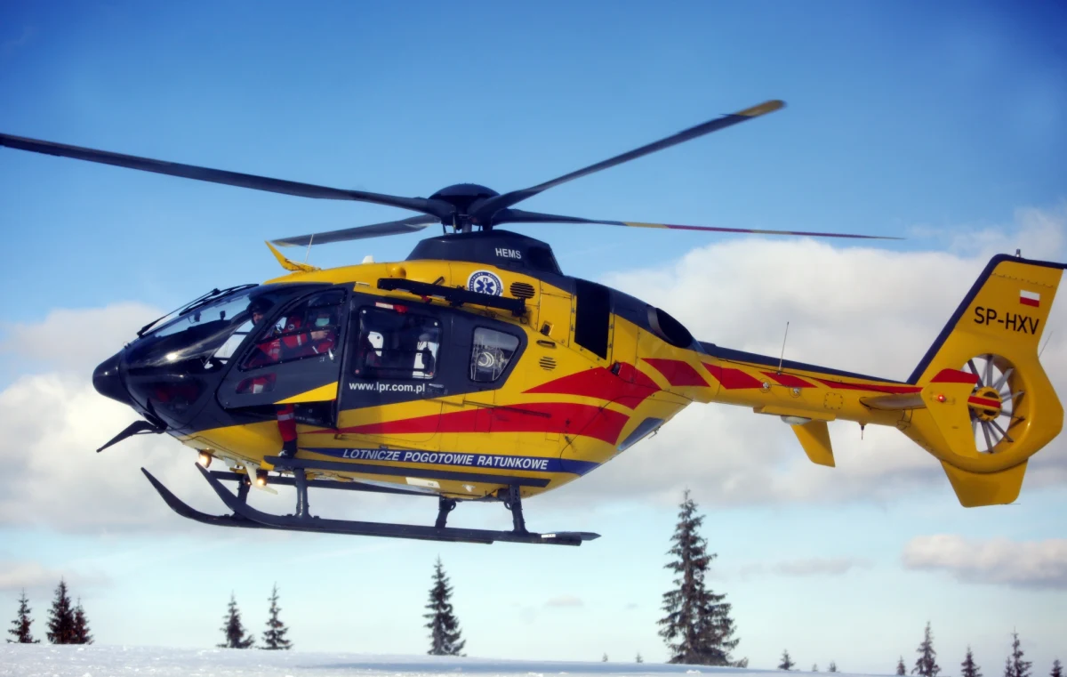 11 żołnierzy trafiło do szpitali po wypadku wojskowej ciężarówki w powiecie hajnowskim na Podlasiu. Do tego zdarzenia doszło w miejscowości Starzyna tuż koło granicy z Białorusią. Pojazdem jechało 12 osób. 