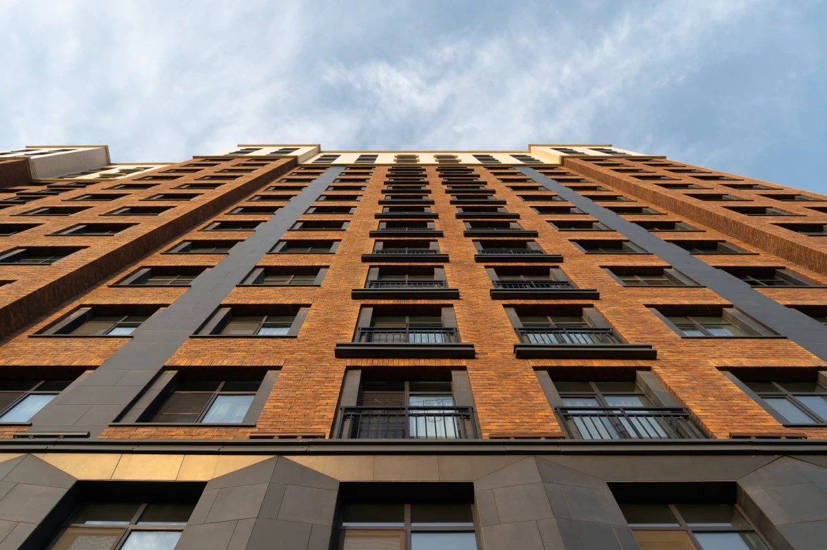 Regionalna Dyrekcja Ochrony Środowiska w Bydgoszczy ma zastrzeżenia do działań podjętych w obszarze Natura 2000 na toruńskiej Winnicy, gdzie ma stanąć drapacz chmur. To reakcja na zgłoszenie społeczników. W rejonie inwestycji nawieziono już ziemię. Inwestor twierdzi jednak, że prac budowlanych nie prowadzi.