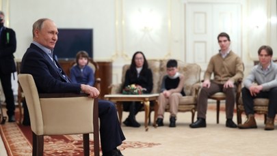 Putin spotkał się z rodzinami wojskowych. Zaproszono wybranych i lojalnych