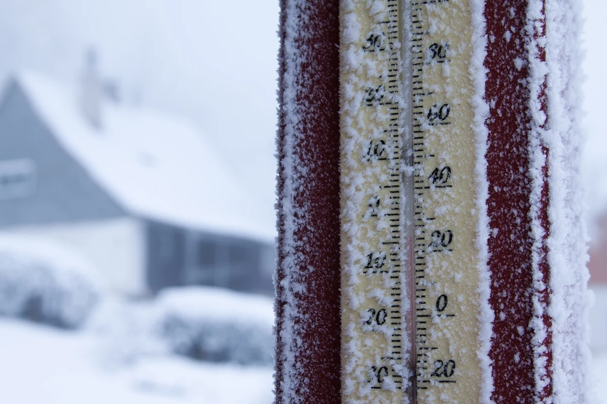 Nawet -23 stopnie Celsjusza może być przez najbliższe dwie doby na południu Polski w obszarach podgórskich - powiedział w rozmowie z RMF FM rzecznik Instytutu Meteorologii i Gospodarki Wodnej (IMGW) Grzegorz Walijewski. IMGW wydał dla większości kraju alerty dotyczące silnego mrozu.