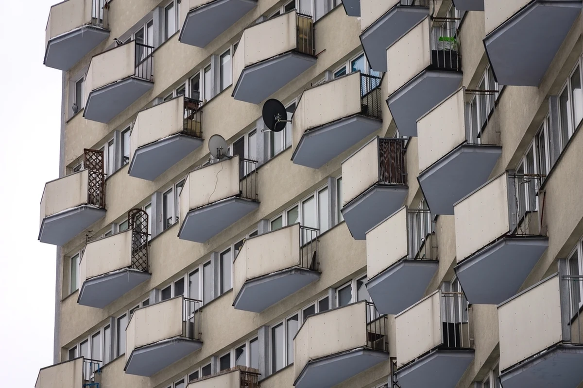 Posłanki i posłowie partii Razem nie podniosą ręki za programem "Mieszkanie na start" - przekazała parlamentarzystka Razem Daria Gosek-Popiołek. Partia ma w Sejmie dziewięcioro posłanek i posłów.