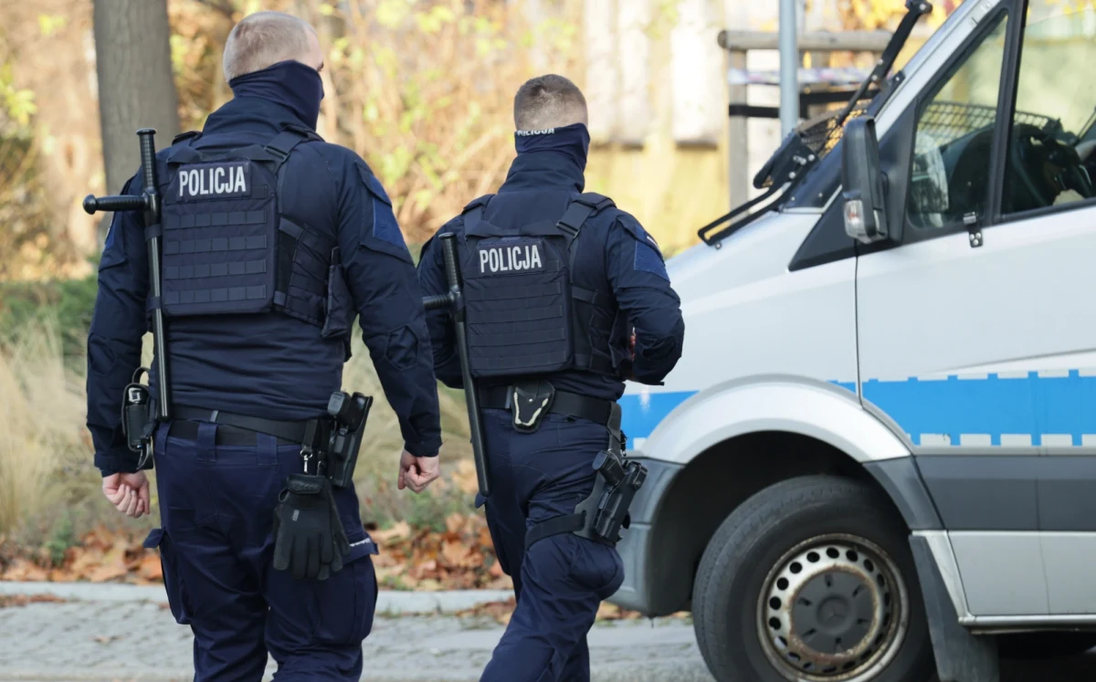 Sąd wykonawczy wydał nakazy aresztowania polityków PiS-u Mariusza Kamińskiego i Macieja Wąsika. Oznacza to, że w każdej chwili mogą oni zostać zatrzymani i doprowadzeni do aresztu.