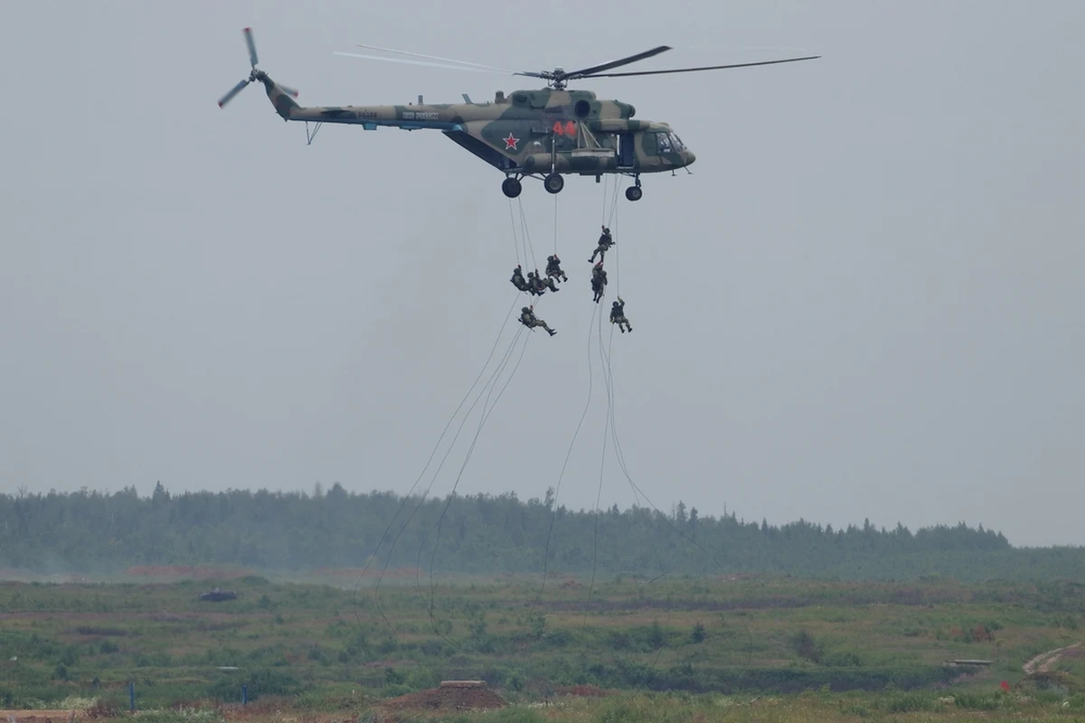 Rubiżne, obwód rostowski i Pietropawłowka. To lokalizacje zaatakowane ostatnio przez Rosjan. Problem polega na tym, że wszystkie należą do Rosji... W rosyjskiej armii obserwujemy chyba pewne rozluźnienie. Przez długi czas było cicho o większych błędach armii Władimira Putina. W ostatnim tygodniu, okupanci nadrabiają zaległości w popełnianiu zdumiewających błędów.