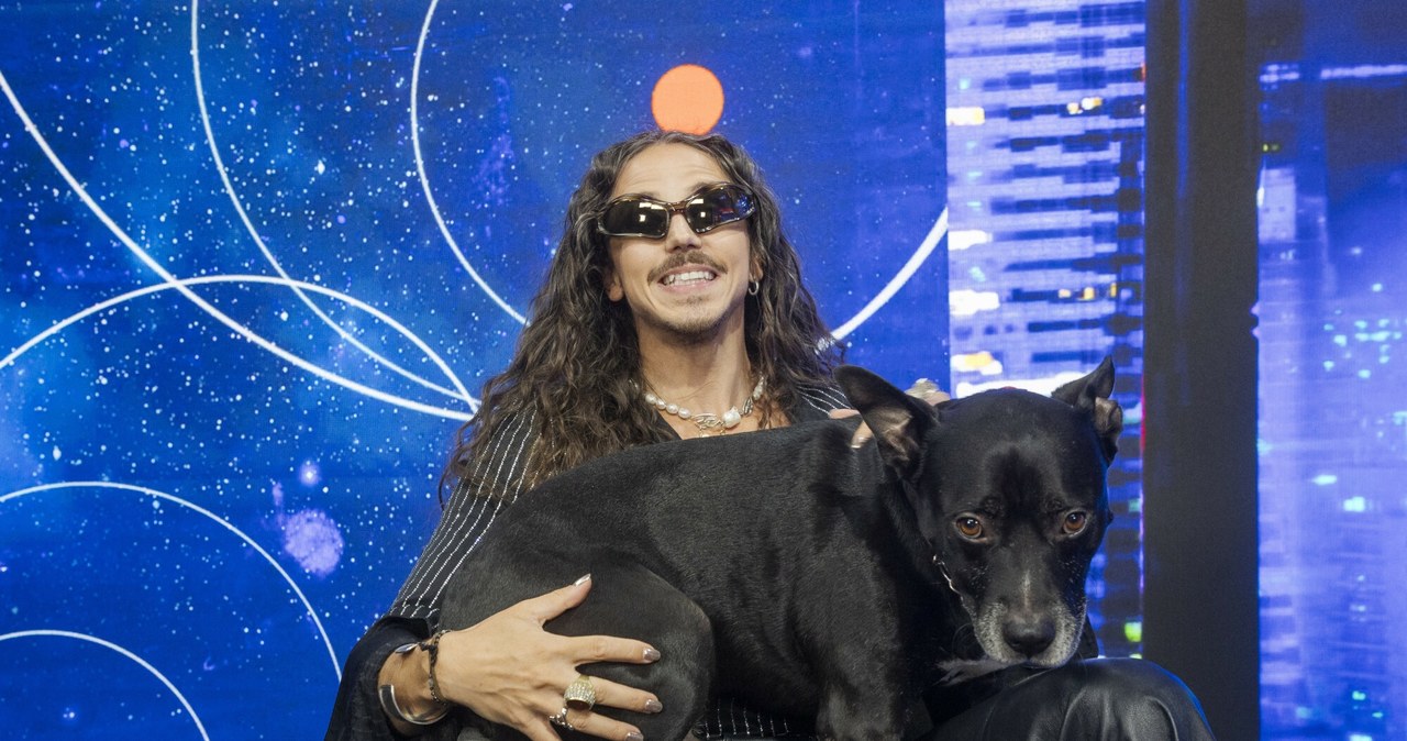 "Idą nowe fajne rzeczy" - napisał Michał Szpak na Instagramie. Wokalista w ramach przygotowań do tegorocznej trasy "Love Is Love" ruszył na egzotyczne wakacje pod palmami.