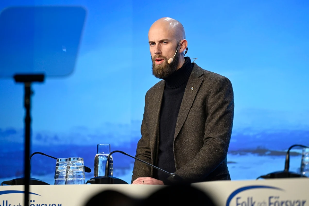 W Szwecji coraz częściej mówi się o możliwym konflikcie z Rosją. Władze w Sztokholmie ostrzegają przed tym społeczeństwo, starając się wytworzyć w Szwedach "świadomość sytuacyjną". "Wielu mówiło to przede mną, ale pozwólcie, że zrobię to oficjalnie, wyraźniej i z całą stanowczością: w Szwecji może rozpocząć się wojna" - powiedział w niedzielę szwedzki minister obrony cywilnej Carl-Oskar Bohlin.