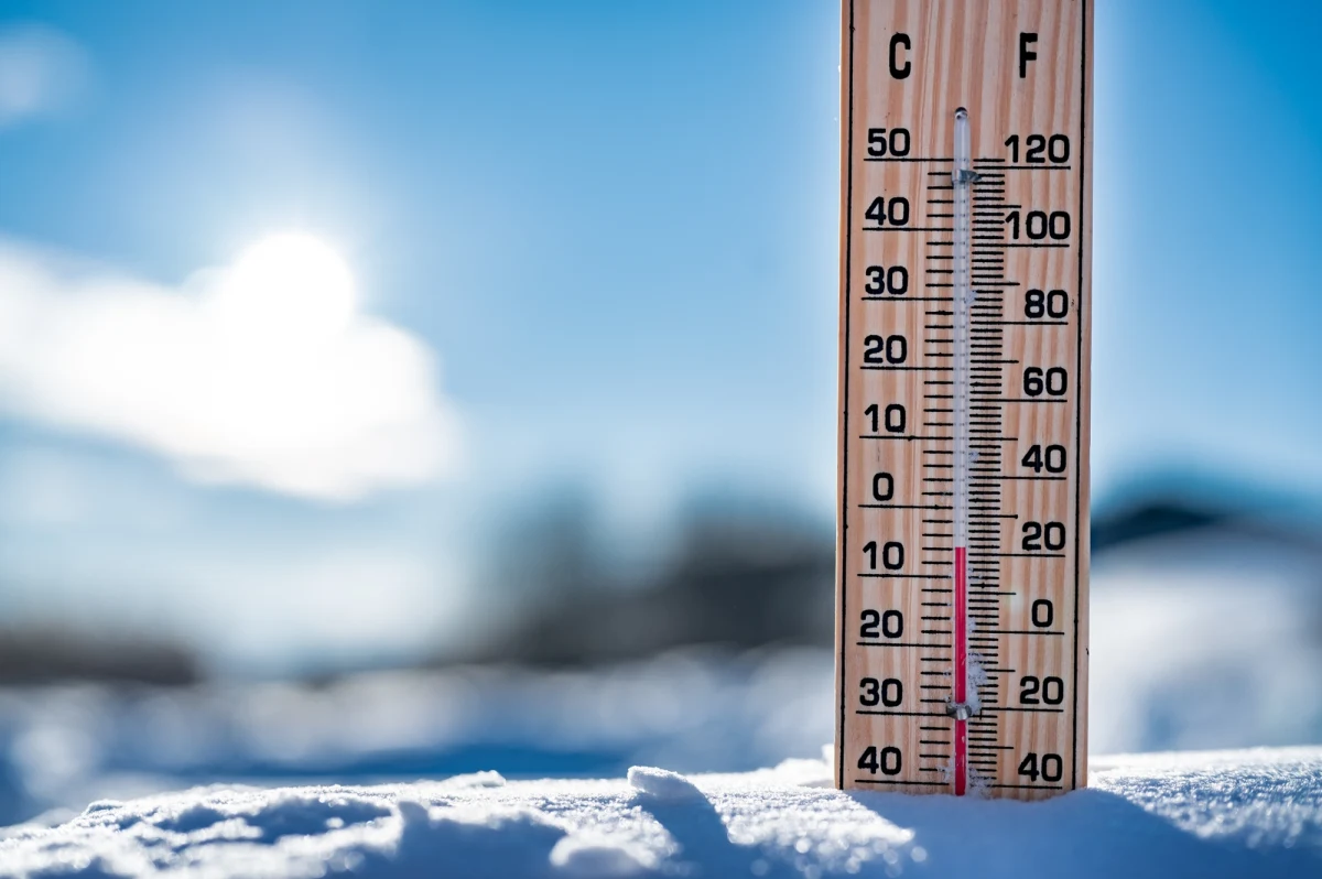 Za oknem panuje bardzo niska temperatura, dlatego wrocławski MOPS apeluje o zwiększoną uwagę i wrażliwość na sytuację drugiego człowieka, zwłaszcza w kryzysie bezdomności. We Wrocławiu jest obecnie 829 osób doświadczających bezdomności.