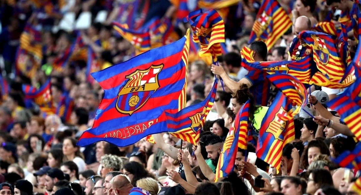 Michał Żuk znalazł się na liście 10 największych talentów Barcelony, które mogą rozbłysnąć w 2024 roku. Zestawienie opracował kataloński "Sport", który bardzo skomplementował młodego Polaka. W opisie znalazło się m.in. sformułowanie, że 15-latek wygląda jak gracz stworzony komputerowo.