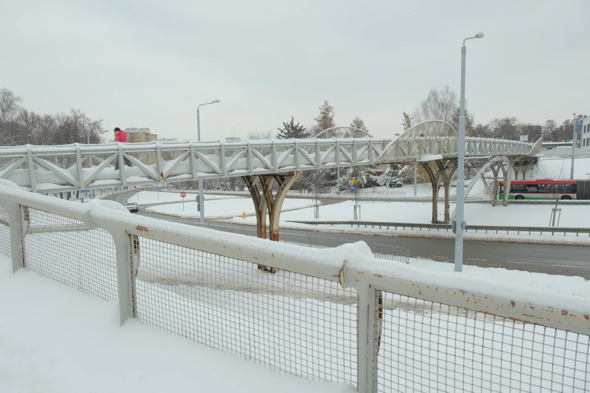Władze Lublina podpisały umowę na przebudowę kładki nad ul. Filaretów. Inwestycja za 4,1 mln zł ma być gotowa za dziewięć miesięcy – poinformował Urząd Miasta.