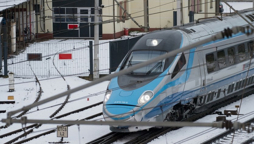  Mróz wygrywa z Pendolino. Kolejne składy odwołane