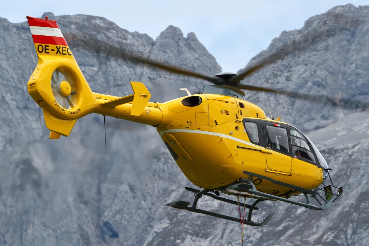 Groźny wypadek w ośrodku narciarskim Hochoetz w Tyrolu w zachodniej Austrii. Na ziemię runęła gondola. Ciężko ranne zostały cztery osoby.