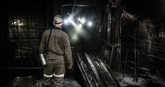 Akcja przeciwpożarowa w kopalni Janina w Libiążu w Małopolsce. Zagrożony teren opuściło 28 osób. 
