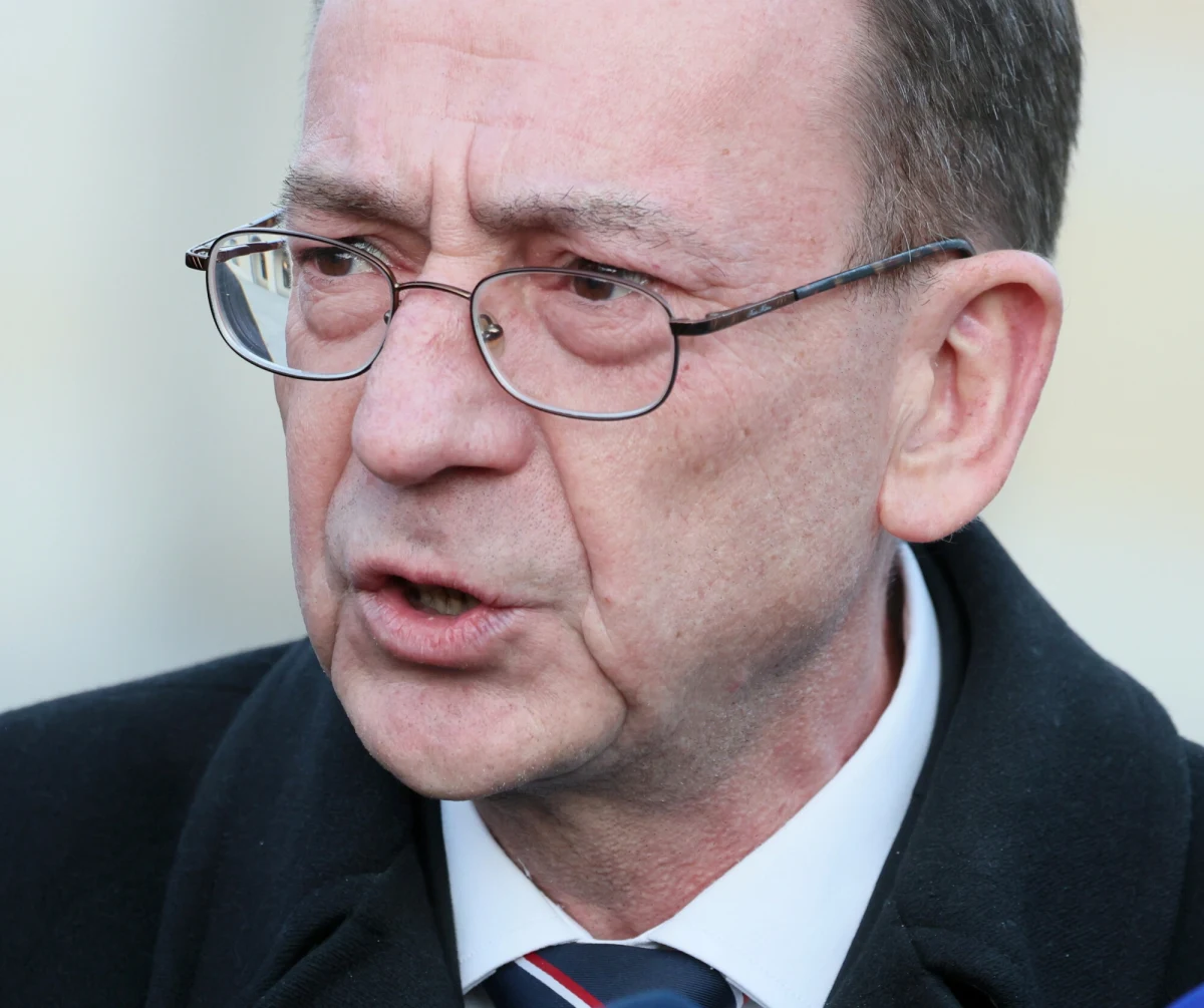 Mariusz Kamiński zapowiedział protest głodowy. Napisał o tym w oświadczeniu skierowanym do szefa Ministerstwa Sprawiedliwości. Kamiński, wraz z Maciejem Wąsikiem, od wczoraj przebywa w areszcie śledczym na Grochowie. Politycy PiS, skazani prawomocnym wyrokiem na 2 lata więzienia, zostali zatrzymani w Pałacu Prezydenckim. „Skazaniem mnie za walkę z korupcją i bezprawne pozbawienie mandatu poselskiego traktuję jako akt zemsty politycznej” – stwierdza Kamiński w oświadczeniu.