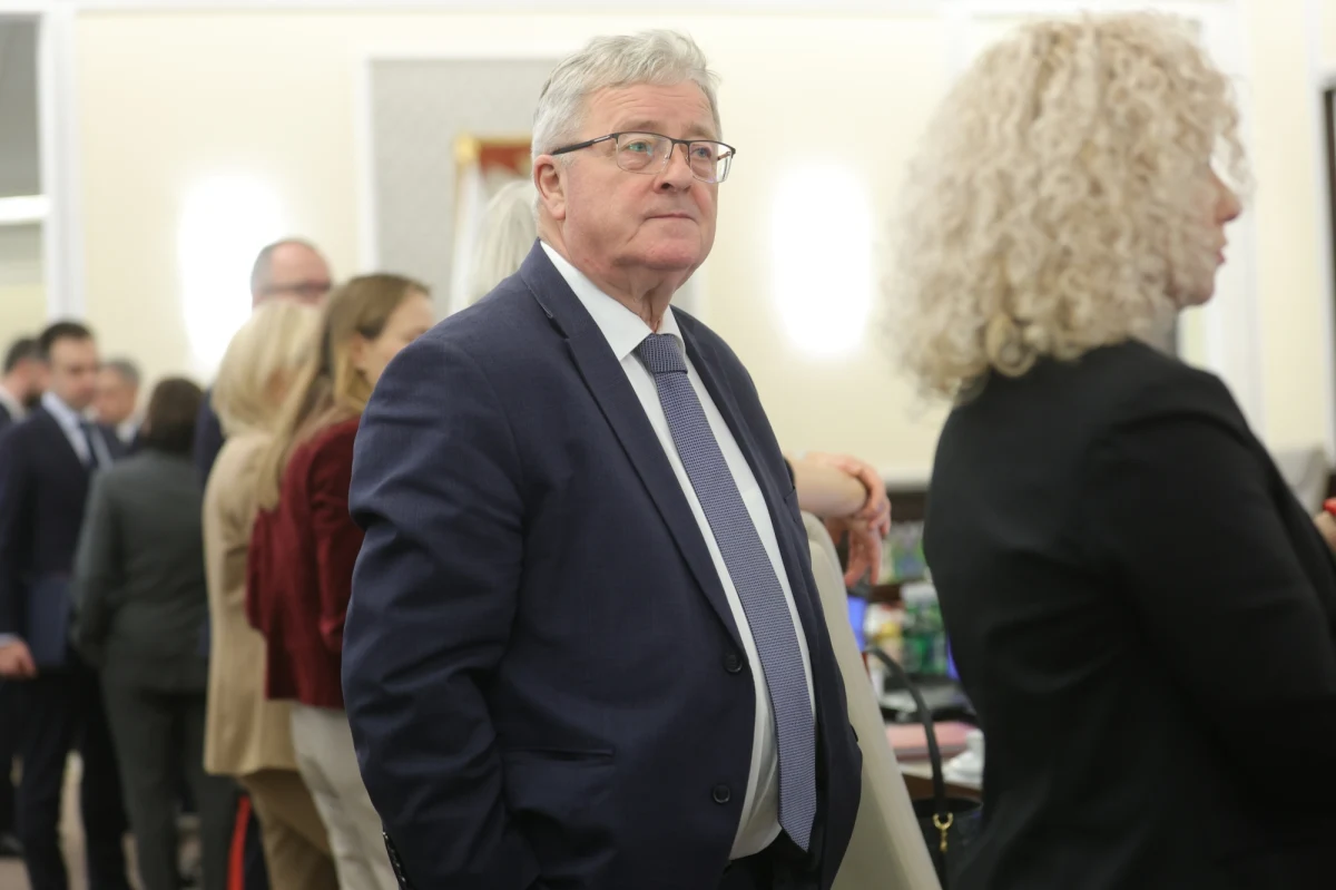 Minister rolnictwa Czesław Siekierski w liście do unijnego komisarza ds. handlu napisał, że jest „zasadniczo przeciwny” przedłużeniu wolnego handlu z Ukrainą. List polskiego ministra zdobyła dziennikarka RMF FM. Jak informowała już Katarzyna Szymańska-Borginon, Bruksela pracuje nad rozporządzeniem o przedłużeniu liberalizacji handlu z Ukrainą do czerwca 2025 roku.