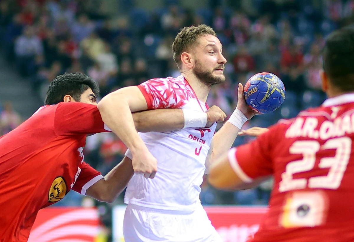 Selekcjoner reprezentacji Polski piłkarzy ręcznych Marcin Lijewski podał 18-osobowy skład na mistrzostwa Europy, które odbędą się w Niemczech. Rywalami Biało-Czerwonych w grającej w Berlinie grupie D będą: Norwegia, Słowenia i Wyspy Owcze.