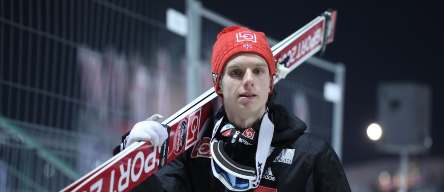 Norweski skoczek narciarski Halvor Egner Granerud po słabym występie w Turnieju Czterech Skoczni (27. miejsce) zapowiedział w niedzielę, że nie przyjedzie na zawody w Wiśle, Szczyrku i Zakopanem (13-21 stycznia). Teraz jednak zwycięzca ubiegłej edycji Pucharu Świata przekazał, że zmienił zdanie w sprawie swojego występu. Graneruda zobaczymy na zawodach w Polsce.