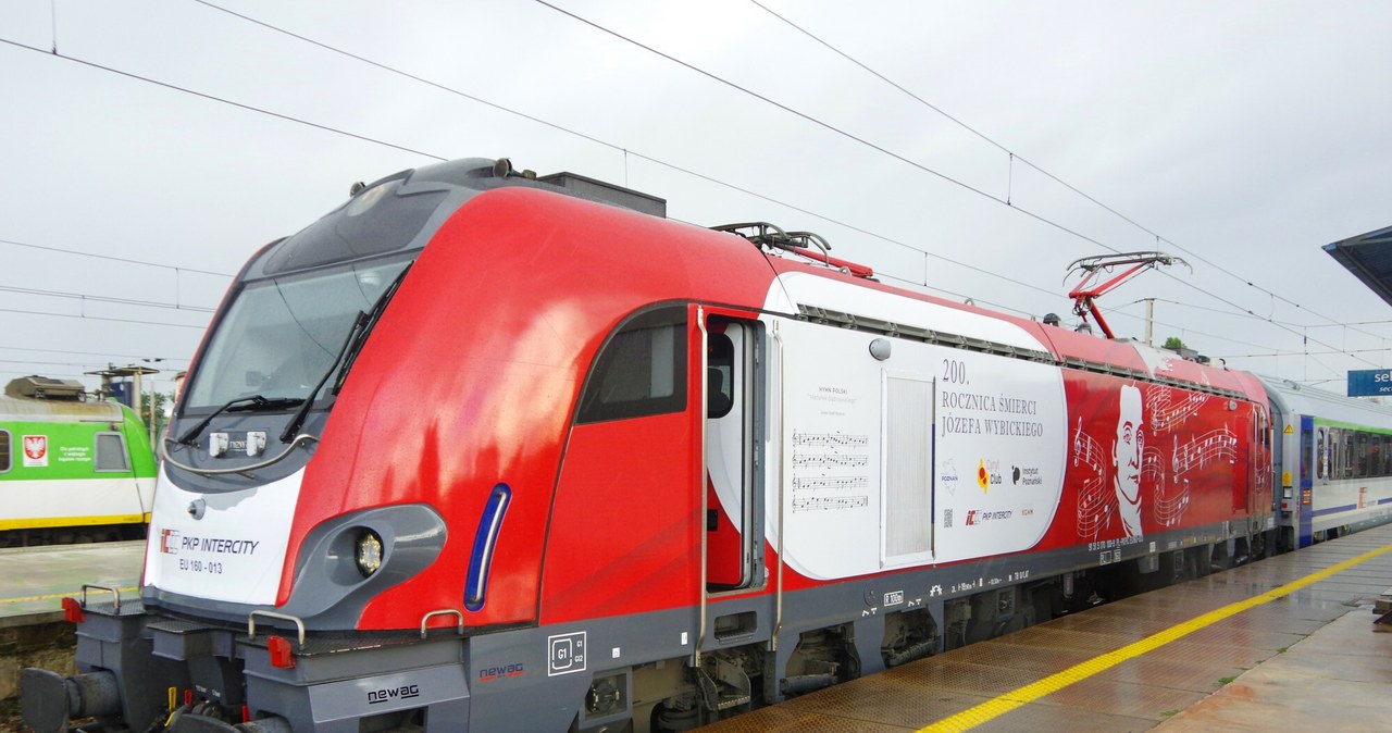 Intercity, podpisały, nowosądeckim, Newagiem, umowę, zakup, elektrycznych, lokomotyw, wielosystemowych, Wartość, kontraktu, brut PKP Intercity robią kolejne zakupy w Newagu. O spółce było głośno, sprawa trafiła do prokuratury