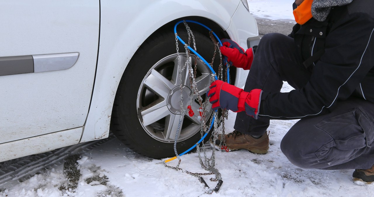 Jak wybrać łańcuchy na koła? Kierowcy nie znają zasad, błąd słono kosztuje