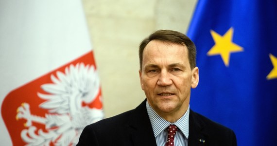 Henryka Mościcka-Dendys i Robert Kupiecki zostali nowymi podsekretarzami stanu w Ministerstwie Spraw Zagranicznych - poinformował resort dyplomacji. Nominacje wręczył im szef MSZ Radosław Sikorski.