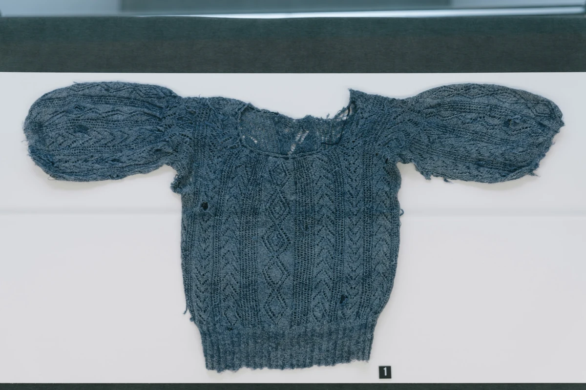 Dziecięcy sweterek wydziergany na Syberii przez nastoletnią wówczas Janinę Karpińską, która wraz z rodziną została deportowana na Wschód w 1941 roku - został zabytkiem miesiąca w Muzeum Pamięci Sybiru. Można go oglądać do końca stycznia w siedzibie placówki.