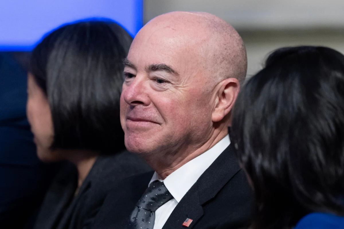 Za nami pierwsze wysłuchanie w ramach procedury impeachmentu szefa amerykańskiego departamentu bezpieczeństwa krajowego Alejandro Mayorkasa. Odbyło się ono w komisji ds. bezpieczeństwa krajowego Izby Reprezentantów. Republikanie chcą postawić ministra w stan oskarżenia, zarzucając mu, że doprowadził do kryzysu migracyjnego na granicy.