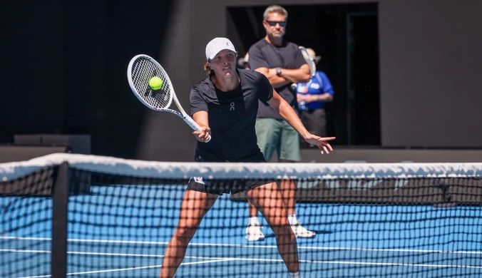 Australian Open: Świątek - Kenin. Kiedy mecz? O której? Gdzie oglądać? (transmisja)